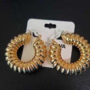 5/$25***Fashion Nova Radiant Gold Textured Earrings Nwot